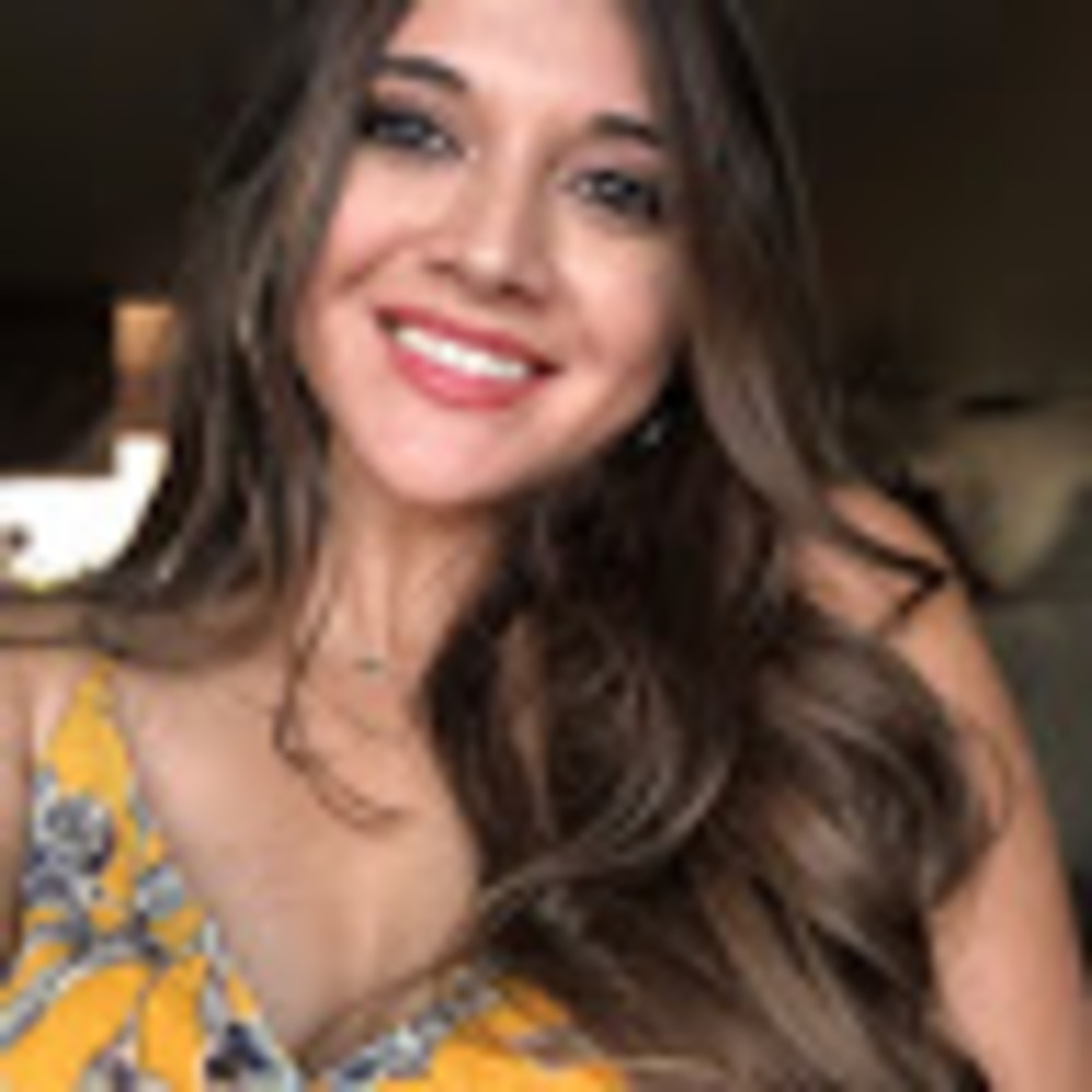 Meet your Posher, Alejandra